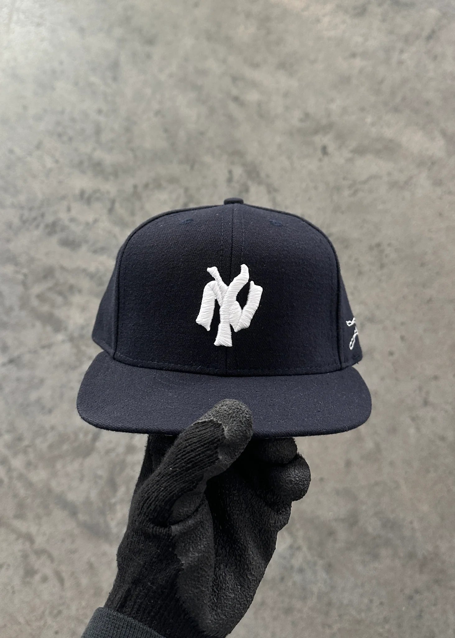 "I AM FREE” SNAPBACK - BLACK