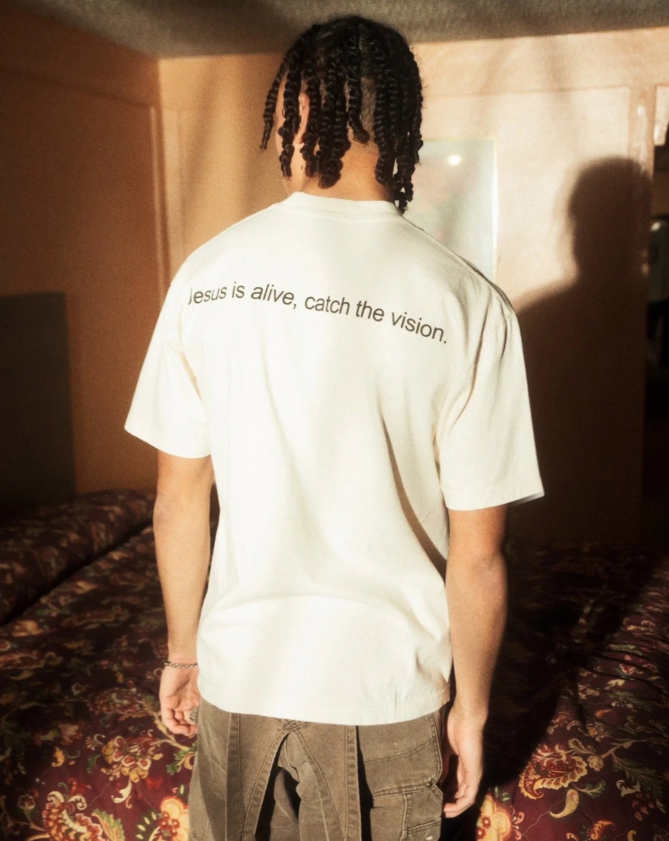 "I AM FREE" T-SHIRT (UNISEX) - SAND